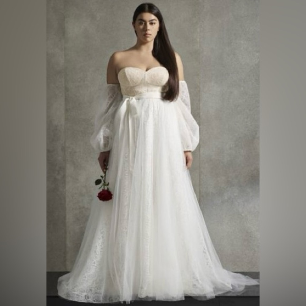 NWT. Vera Wang White wedding gown, veil and crystal belt set.